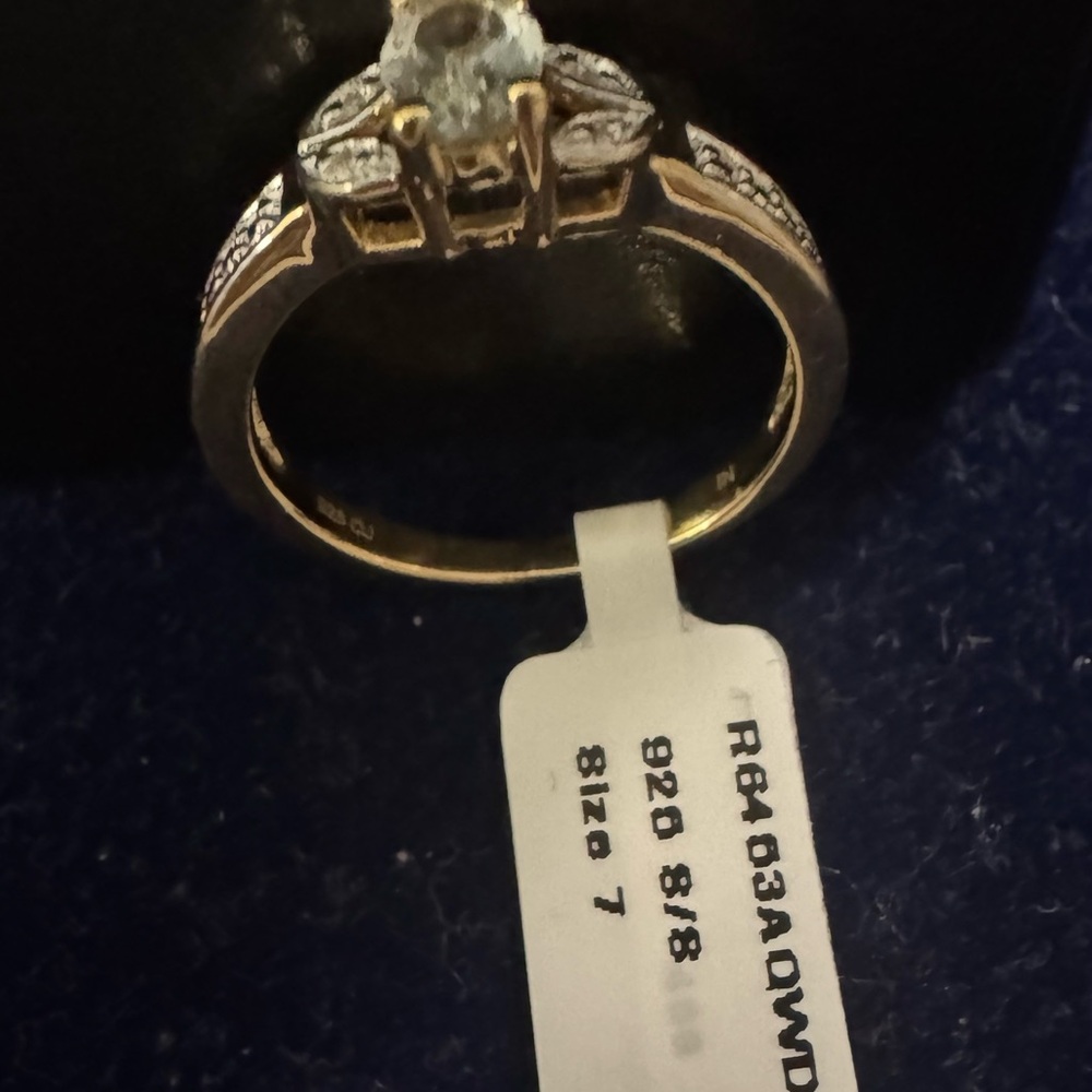 Elegant Gold and Silver Women's Ring